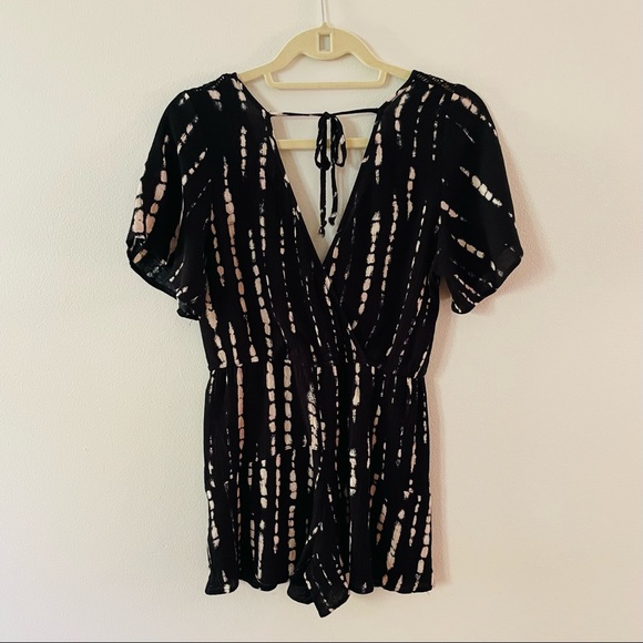 Shibori Print Romper | “Gauze Texture” and Lightweight | Size S | Black & White - Picture 8 of 11